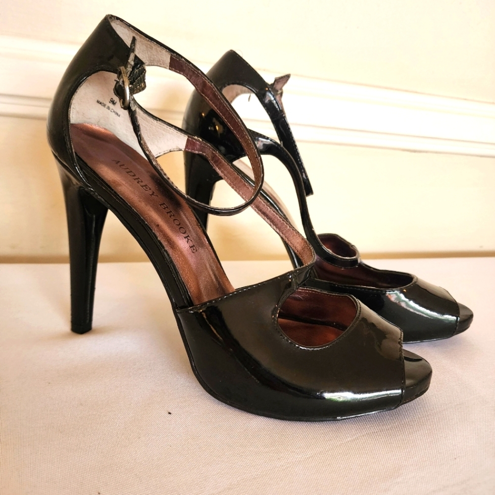 Audrey Brooke Black Patent Strappy Open Toe Sandal Heels Ankle Strap Size 9